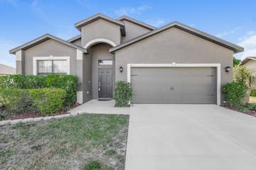 945 SW 6th Pl Cape Coral, FL 33991